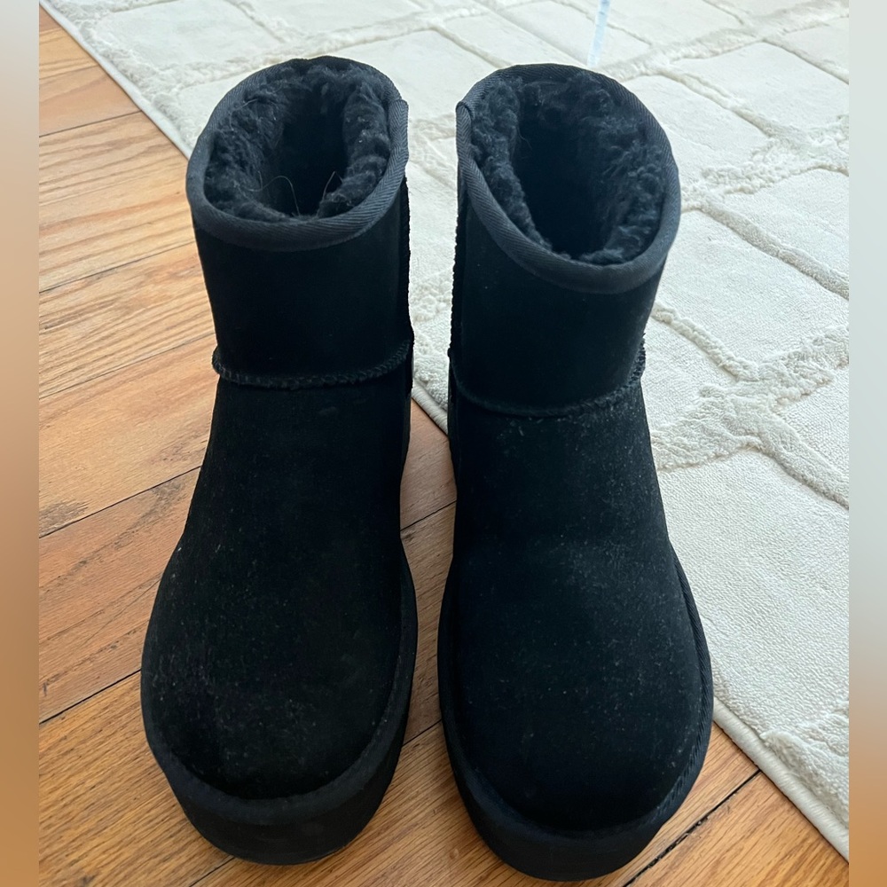 Black platform Uggs - Picture 4 of 4